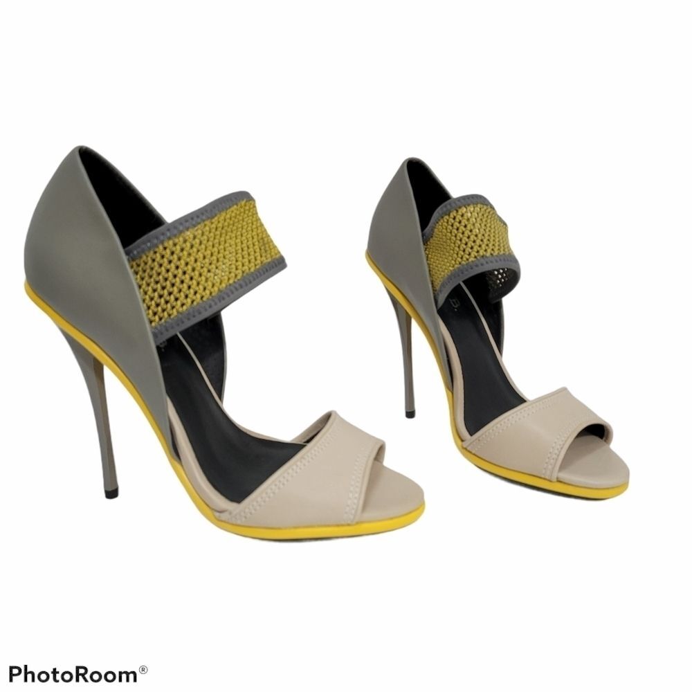 L.A.M.B. Barrie Peep-toe Sandals SIZE 6